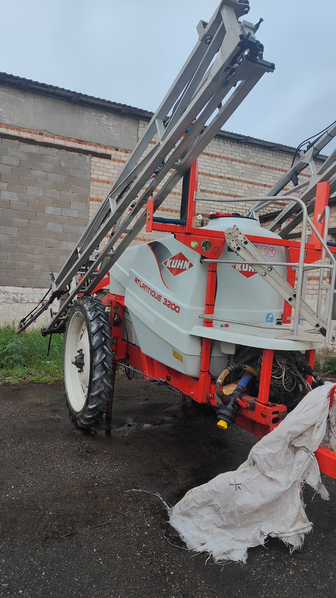 Kuhn Atlantique 3200